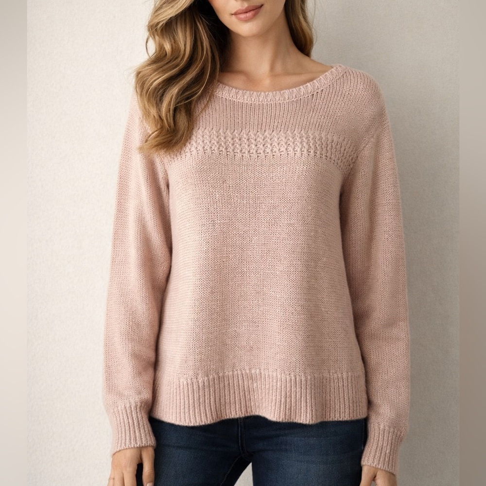 Elie Tahari Blush Pink Crew Neck Sweater Size S Knit Feminine Relaxed Fit Chic